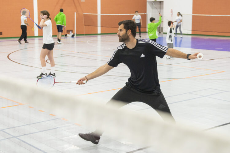 Clube de Leiria desem(pena) badminton entre várias gerações