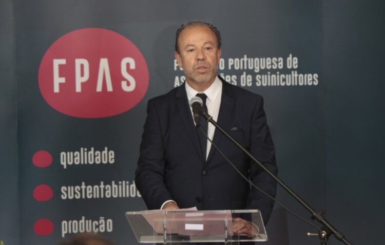 Suinicultores dão prazo de 15 dias para Governo responder a reivindicações do sector
