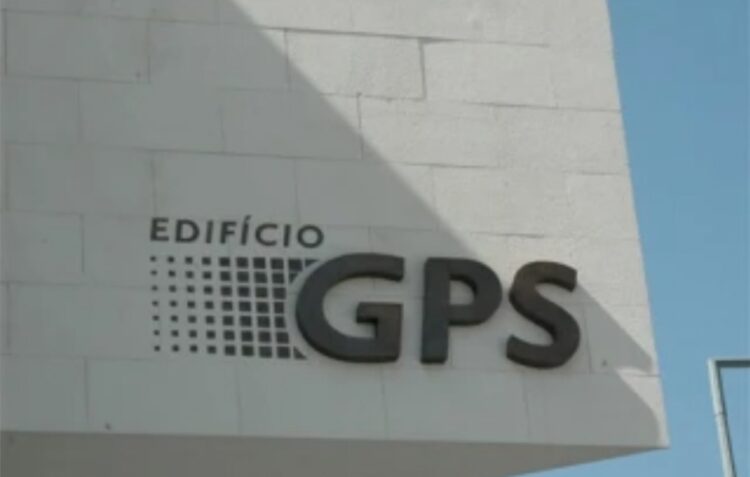 Arguidos do processo dos colégios GPS absolvidos em tribunal