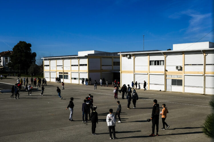 Pais de Marrazes equipam salas de aula com purificadores de ar