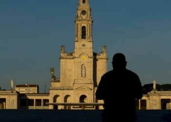 Cardeal António Marto “implora” pelo fim da “guerra trágica” e “criminosa” na Ucrânia