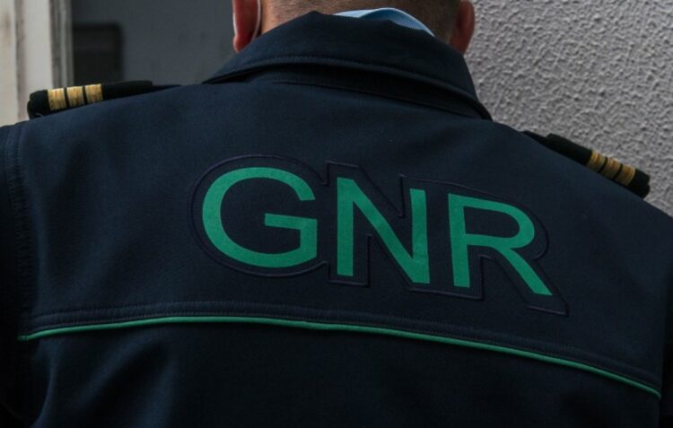 GNR detém três pessoas suspeitas de furto de alumínio na Batalha