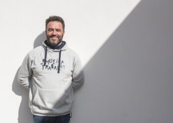 Entrevista | Hugo Ferreira, fundador da Omnichord: “A intervenção nas escolas e com as comunidades é o principal desafio”
