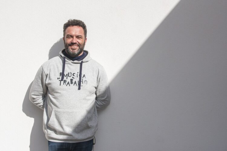 Entrevista | Hugo Ferreira, fundador da Omnichord: “A intervenção nas escolas e com as comunidades é o principal desafio”