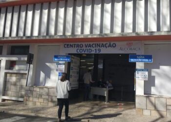 Centro de vacinação de Alcobaça reduz dias de funcinamento