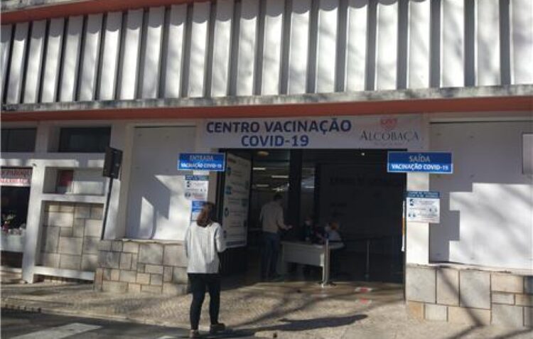 Centro de vacinação de Alcobaça reduz dias de funcinamento
