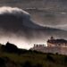 Exposição de fotografia retrata 10 anos de ondas gigantes na Praia do Norte
