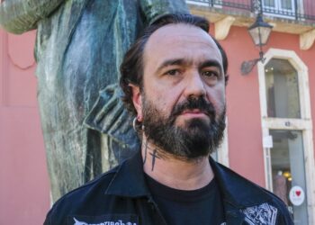 Fernando Ribeiro: “Seria muito difícil vestir o hábito do monge e não experimentar o que o rock tinha para oferecer”