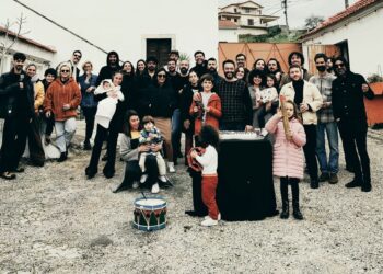 Nos 10 anos da Omnichord, os músicos gravaram um álbum às escondidas para surpreender o fundador da editora