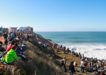 Luz verde: Tudor Nazaré Tow Surfing Challenge está na água