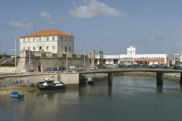Peniche quer erradicar barracas onde vivem quase 300 pessoas da comunidade cigana