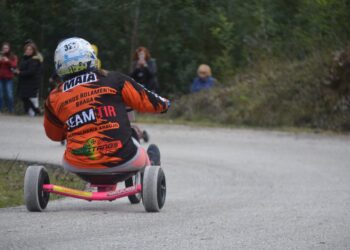 Campeonato Nacional de Carrinhos de Rolamentos invadiu estradas de Castanheira de Pera
