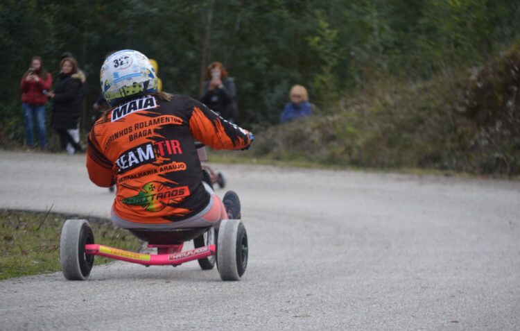 Campeonato Nacional de Carrinhos de Rolamentos invadiu estradas de Castanheira de Pera