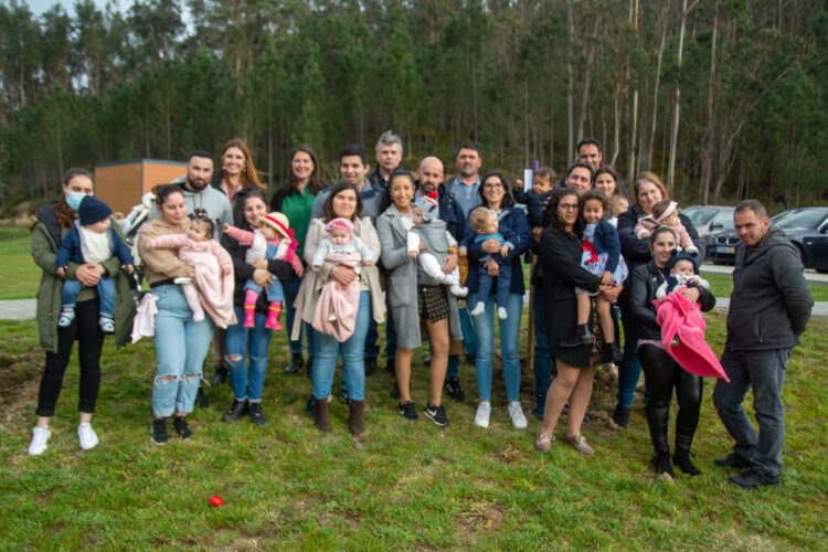 Carnide plantou uma árvore por cada um dos 11 bebés nascidos nesta freguesia de Pombal