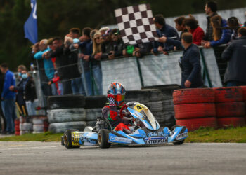O jovem piloto de São Mamede que está a rasgar o karting nacional