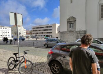 Detido suspeito de esfaquear até à morte arrumador nas Caldas da Rainha