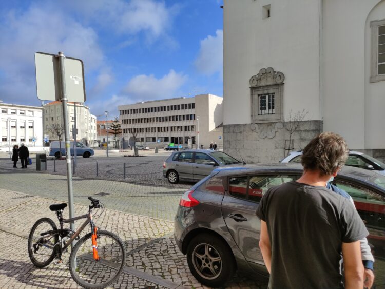 Detido suspeito de esfaquear até à morte arrumador nas Caldas da Rainha
