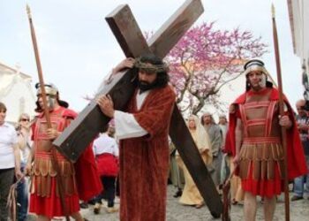 Via-Sacra ao Vivo regressa à vila medieval de Ourém dois anos depois