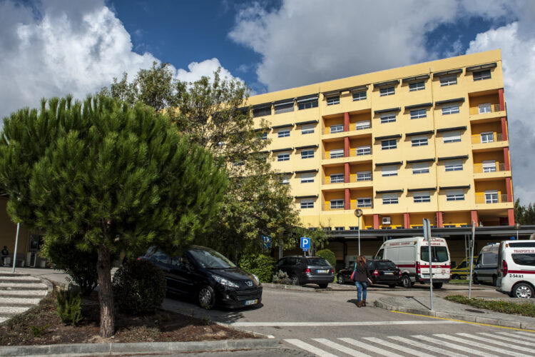 Surto de gripe A já tem 35 casos confirmados entre jovens atendidos na urgência em Leiria