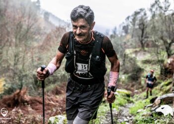 A caminho de uma aventura de 250 quilómetros no deserto, aos 65 anos