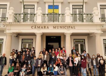 Escolas de Peniche e Marinha recebem intercâmbio de estudantes