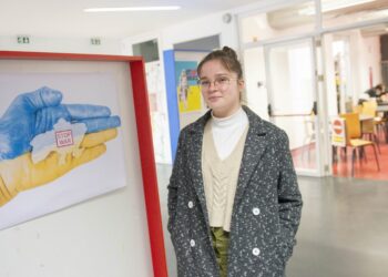 O primeiro dia de aulas de Milana. “Estar na escola é melhor. Quero ter uma vida”