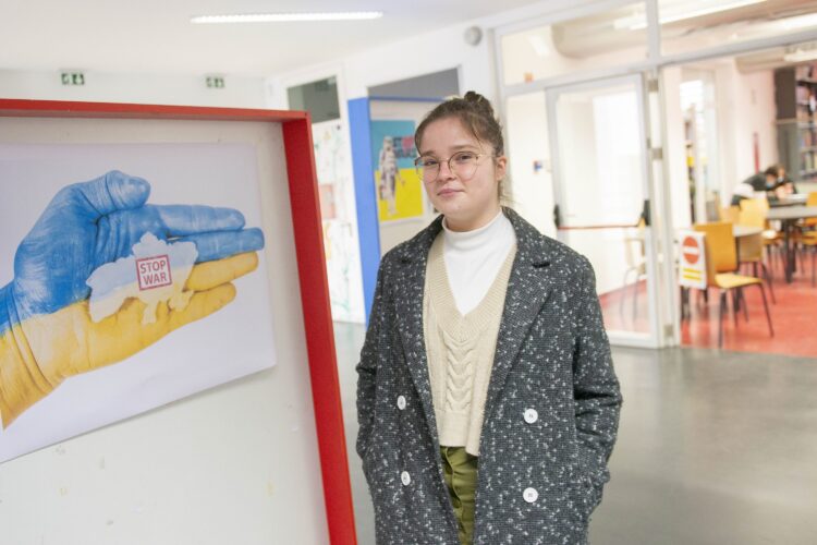 O primeiro dia de aulas de Milana. “Estar na escola é melhor. Quero ter uma vida”