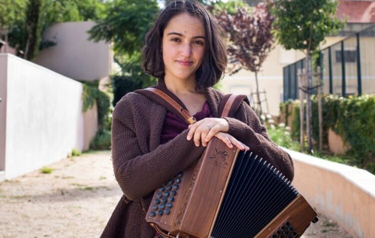 A menina que inspirou os Concertos para Bebés agora é realizadora em Madrid e prepara disco