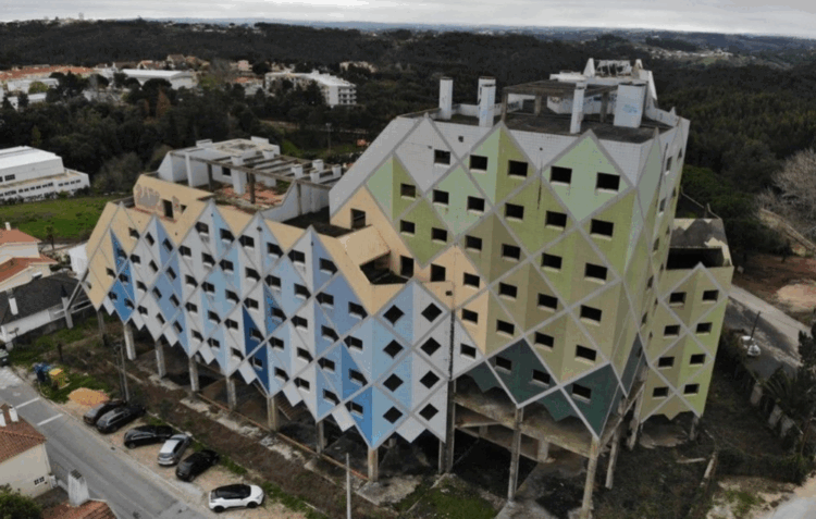 Oitenta fracções de controvérsia estão à venda por 1,8 milhões