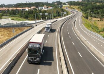 Transportadores rodoviários associados da Antram reunidos em plenário em Pombal