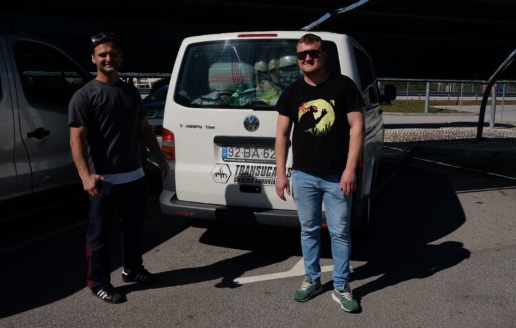Yuriy e Dmytro ainda não conhecem a família que vão buscar a Rzeszow, no outro lado da Europa