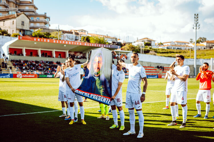 União de Leiria homenageia adepto que morreu num acidente de viação