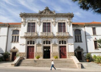 Maioria PS na Câmara de Leiria aprova contas de 2021, PSD pede investimentos estratégicos