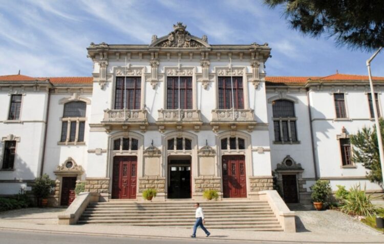 Maioria PS na Câmara de Leiria aprova contas de 2021, PSD pede investimentos estratégicos