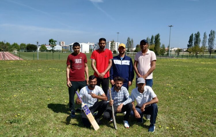 Cricket, a nova tradição para sábados de sol na Marinha Grande