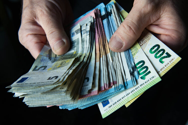 Aumento dos custos agrava  dificuldades de tesouraria e  leva empresas a pagar cada vez mais tarde