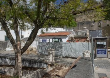 Escadaria lateral da Sé de Leiria vai ser reformulada