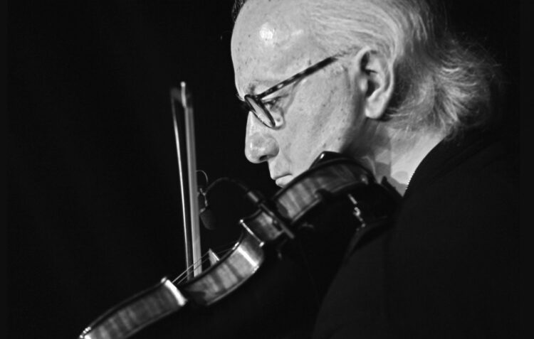 Carlos Zíngaro abre o próximo Ciclo de Música Exploratória Portuguesa em Leiria