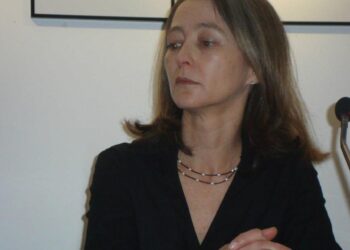 Maria Inácia Rezola é nova comissária para as comemorações dos 50 anos do 25 de Abril