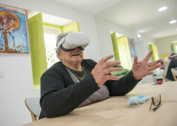 Idosos de Alpedriz espreitam o mundo através da realidade virtual