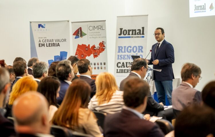 Conferência analisa oportunidades e desafios para empresários e para o desenvolvimento lançados pelo PRR
