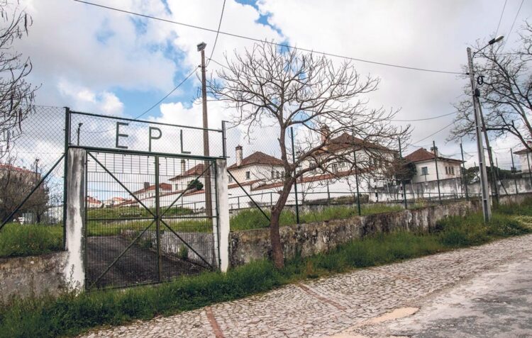 Moradores do bairro da prisão com ordem para devolver casas de função