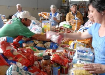 Banco Alimentar de Leiria-Fátima recolhe mais de 20 toneladas de alimentos no primeiro dia da campanha