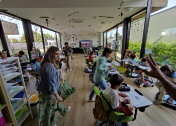 Ensino com metodologia alternativa: Envolvimento e responsabilidade em escolas que são “aldeias”