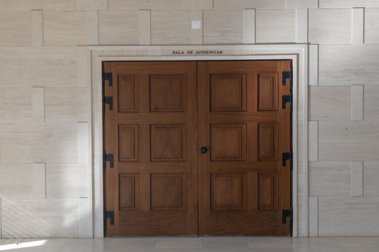 Tribunal de Peniche absolve médico acusado de homicídio negligente