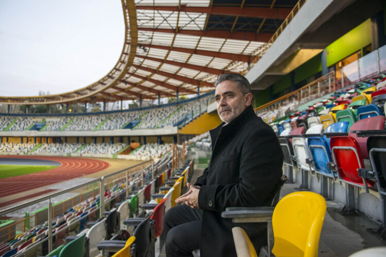 “A única coisa que quero é formar uma boa equipa para subir à 2.ª divisão”