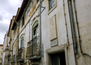 Casa onde viveu Eça de Queirós vandalizada. Vizinhos preocupados