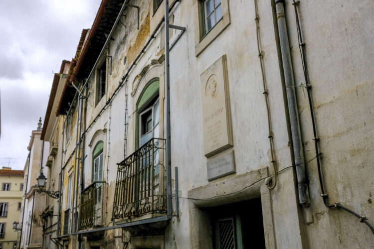Casa onde viveu Eça de Queirós vandalizada. Vizinhos preocupados