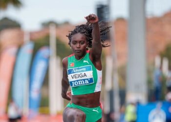 Vento irregular impede recorde de Evelise Veiga