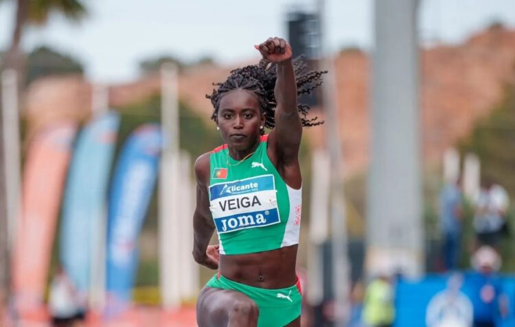 Vento irregular impede recorde de Evelise Veiga